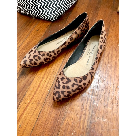 Chinese Laundry Shoes - CHINESE LAUNDRY Pointed Toe Cheetah Flats LIKE NEW